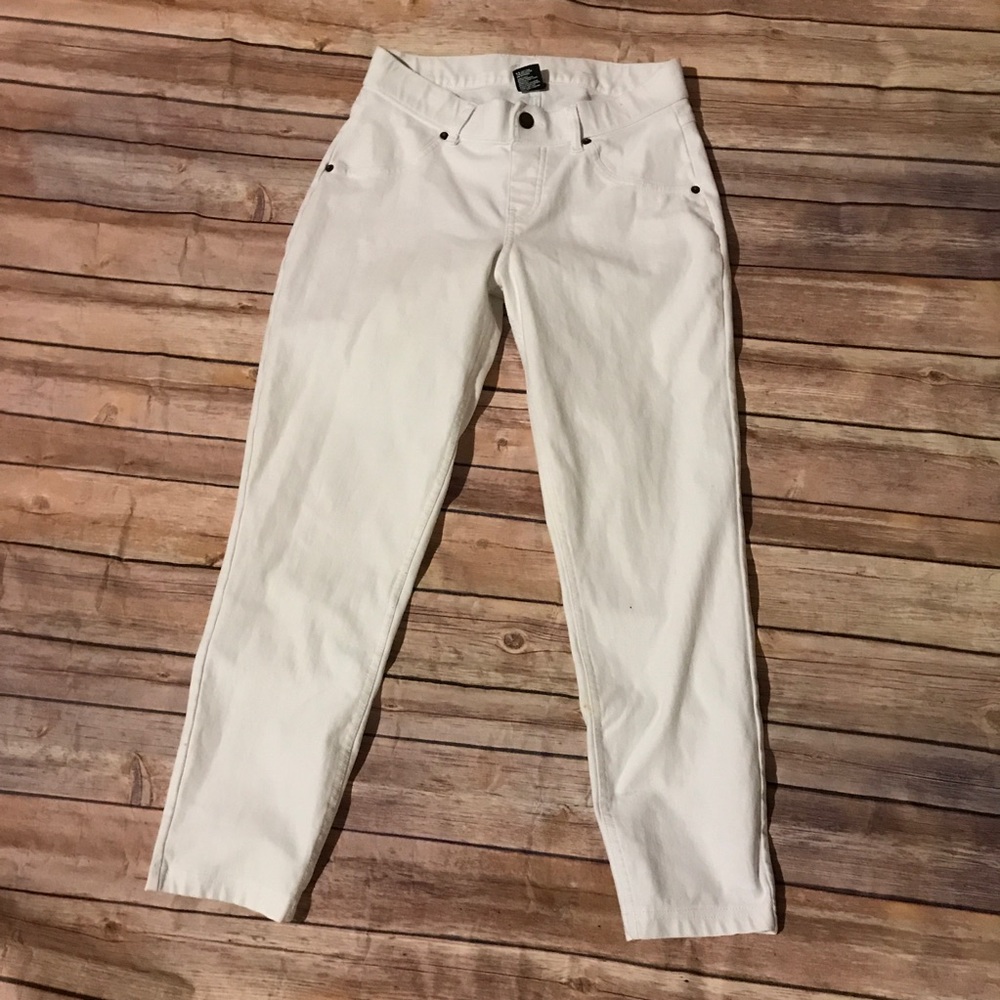 Hue white pants ⭐️small⭐️!